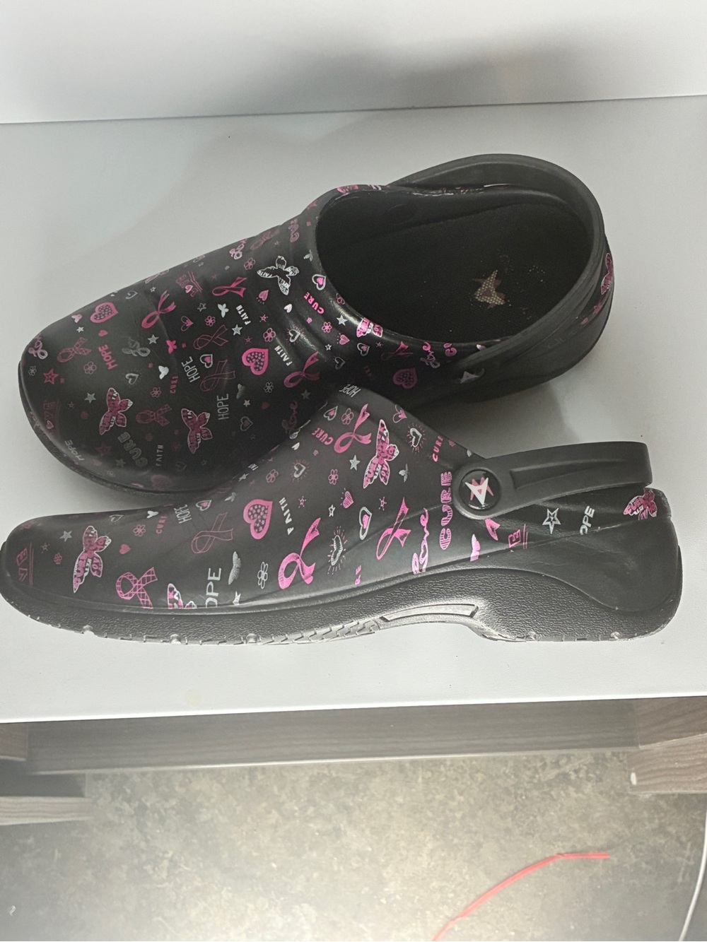 Anywear Zone Breast Cancer Awareness Nursing Clogs - Size 8